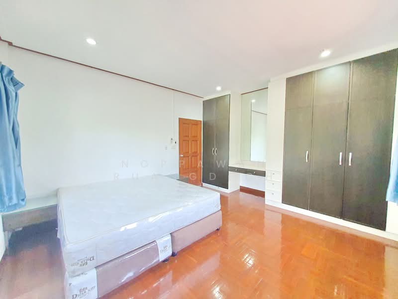 ให้เช่า บ้านเดี่ยว 2 ชั้น ถนนเทิดพระเกียรติ ใกล้ช่างชุ่ย, Nonthaburi, Wat Chalo, Bang Kruai, Nonthaburi, 3 Bedrooms, 250 sqm, Single Detached House For Rent, by Noppawan Ruangdech, 500276293 - DDproperty.com