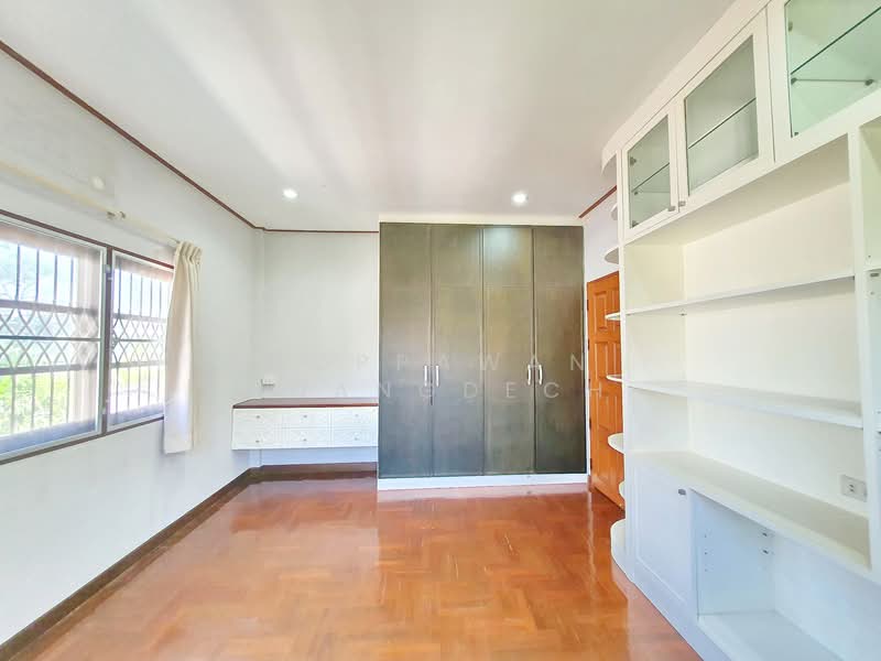 ให้เช่า บ้านเดี่ยว 2 ชั้น ถนนเทิดพระเกียรติ ใกล้ช่างชุ่ย, Nonthaburi, Wat Chalo, Bang Kruai, Nonthaburi, 3 Bedrooms, 250 sqm, Single Detached House For Rent, by Noppawan Ruangdech, 500276293 - DDproperty.com