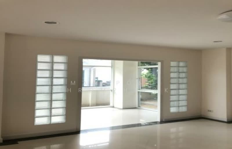 3-BR House, Bangkok, Saphan Sung, Saphan Sung, Bangkok, 3 Bedrooms, 267 sqm, Single Detached House For Sale, by Manapong Phromphitak, 500276421 - DDproperty.com
