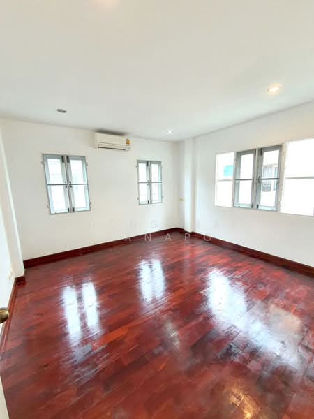 Laddarom Pinklao-Kanchanapisek, Nonthaburi, Kanchanaphisek Road, Bang Muang, Bang Yai, Nonthaburi, 4 Bedrooms, 330 sqm, Single Detached House For Sale, by Thongchai Luxsanapongrat, 500276446 - DDproperty.com