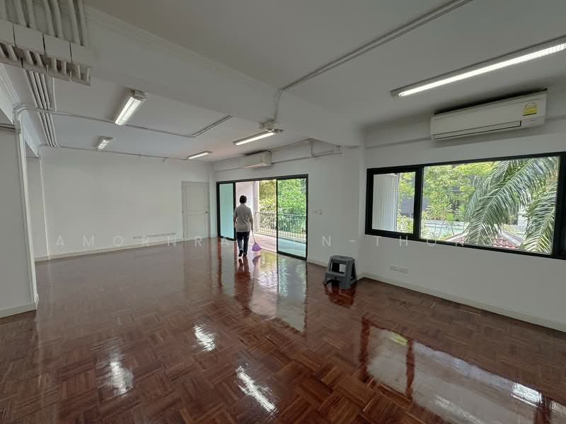 Retail, Bangkok, Khlong Tan Nua, Watthana, Bangkok, , 120 sqm, Retail Space For Rent, by Amornrat On-Thong, 500276481 - DDproperty.com