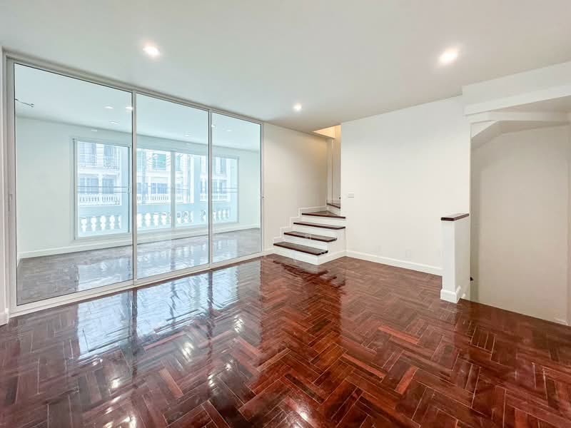 หมู่บ้าน เดอ สยาม สวนหลวง ร.9, กรุงเทพ, ดอกไม้, ประเวศ, กรุงเทพ, 160 ตร.ม., ทาวน์เฮ้าส์ ขาย, โดย ธัญวัลย์ มานะกิจรุ่งเรือง, 500276580 - DDproperty.com