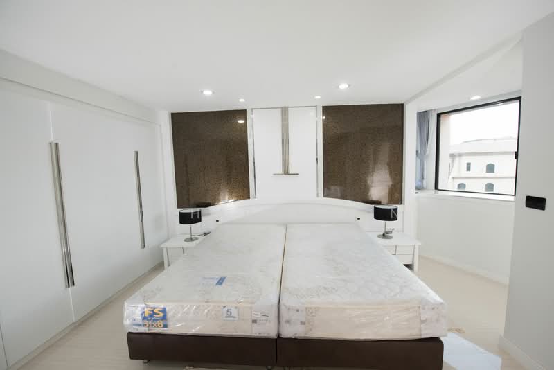 President Park Sukhumvit 24, Bangkok, 99 Sukhumvit 24 Alley, Khlongtoei Nua, Watthana, Bangkok, 3 Bedrooms, 240 sqm, Condo For Sale, by Nuttharom Linla, 500276586 - DDproperty.com