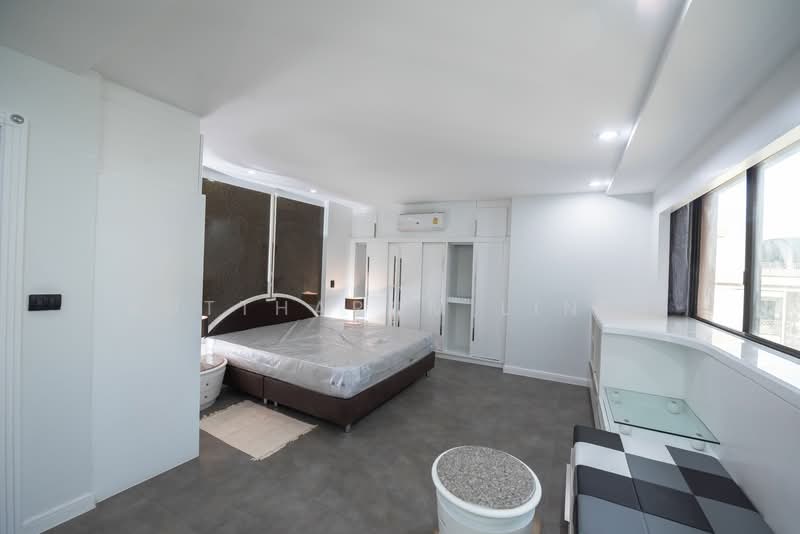 President Park Sukhumvit 24, Bangkok, 99 Sukhumvit 24 Alley, Khlongtoei Nua, Watthana, Bangkok, 3 Bedrooms, 240 sqm, Condo For Sale, by Nuttharom Linla, 500276586 - DDproperty.com