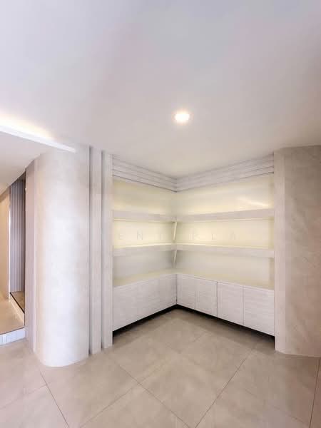 For Sale: Newly Renovated 4-Story Home Office, Baan Klang Muang Rama 9 - Ladprao (SPSAD3959), Bangkok, Phlapphla, Wang Thonglang, Bangkok, 4 Bedrooms, 260 sqm, Townhouse For Sale, by Agent Pla, 500276655 - DDproperty.com