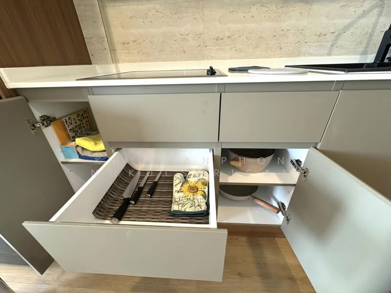 J.C. Tower, Bangkok, Soi Sukhumvit 55, Khlong Tan Nua, Watthana, Bangkok, 1 Bedroom, 55 sqm, Condo For Sale, by Khlueanphon Nukulsirisak, 500276729 - DDproperty.com