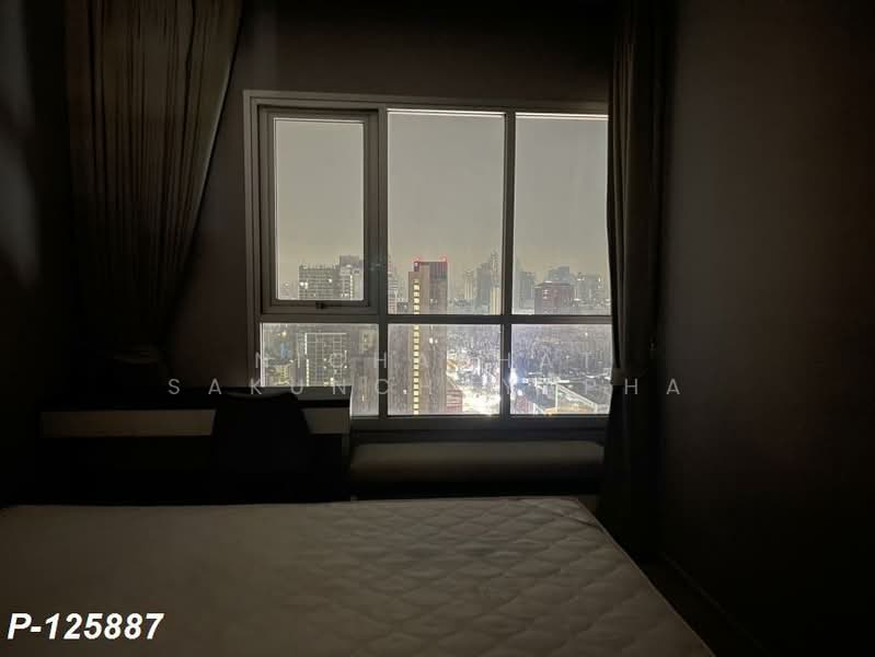 Life Ratchadapisek, Bangkok, 279 Ratchadapisaek Road, Huai Khwang, Huai Khwang, Bangkok, 1 Bedroom, 32 sqm, Condo For Rent, by Nichaphat Sakunchayapha, 500276730 - DDproperty.com