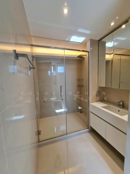 H Sukhumvit 43, Bangkok, 28 Sukhumvit 34 Road, Khlong Tan Nua, Watthana, Bangkok, 4 Bedrooms, 238 sqm, Condo For Rent, by Khlueanphon Nukulsirisak, 500276776 - DDproperty.com