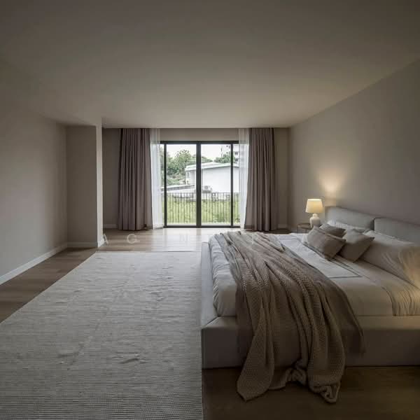 For Rent/Sale: Detached House, Soi Pridi Phanomyong 14, near Ekkamai and Thonglor (SPSAD3961), Bangkok, Phra Kanong Nua, Watthana, Bangkok, 3 Bedrooms, 300 sqm, Single Detached House For Sale, by Agent Pla, 500276787 - DDproperty.com