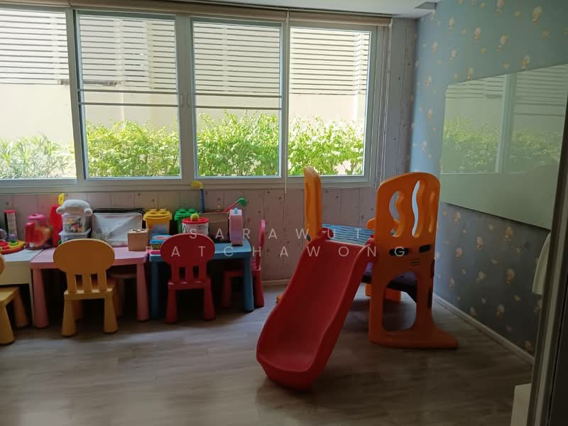 Shine@33 (formerly Triple Oaks), Bangkok, Khlong Tan Nua, Watthana, Bangkok, 2 Bedrooms, 115 sqm, Condo For Rent, by Sarawut Ratchawong, 500276855 - DDproperty.com