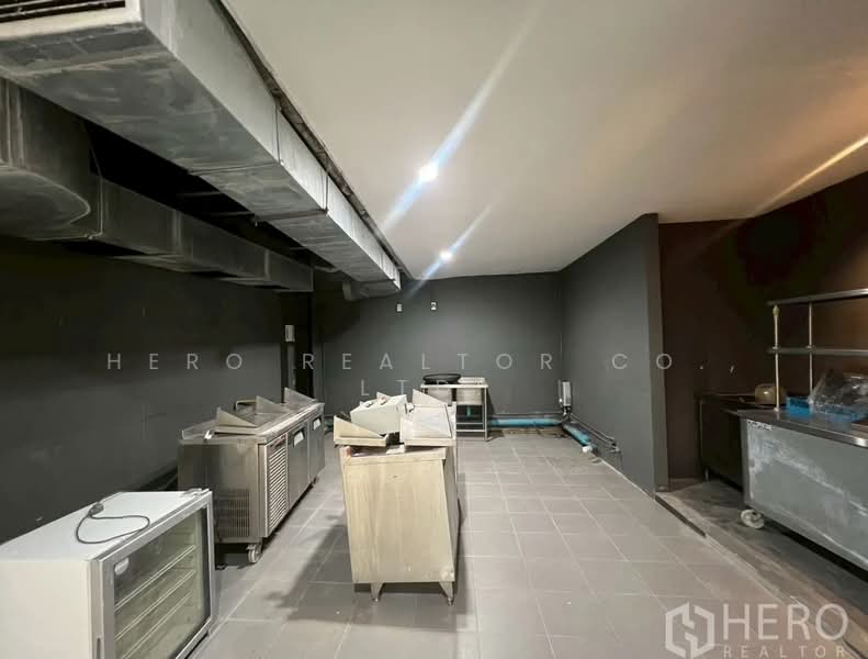 For Rent Home Office 300 sqm BTS Ekkamai Watthana Bangkok HRE00640, Bangkok, สุขุมวิท, Khlong Tan Nua, Watthana, Bangkok, , 300 sqm, Shophouse For Rent, by Hero Realtor Co., Ltd., 500276868 - DDproperty.com