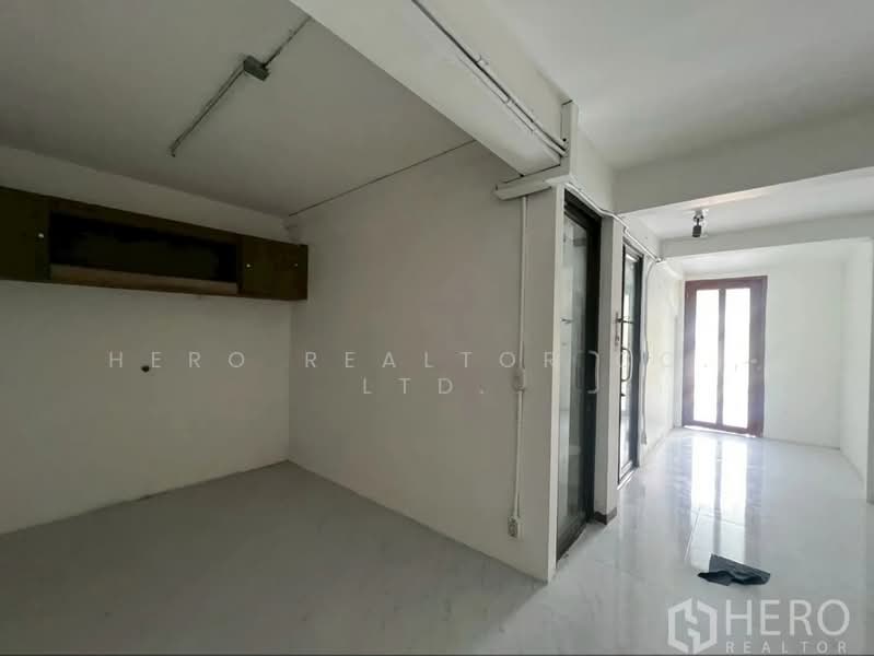 ให้เช่า โฮมออฟฟิศ 300 ตรม. BTS เอกมัย กรุงเทพ HRE00640, กรุงเทพ, สุขุมวิท, คลองตันเหนือ, วัฒนา, กรุงเทพ, 300 ตร.ม., ตึกแถว-อาคารพาณิชย์ ให้เช่า, โดย Hero Realtor Co., Ltd., 500276868 - DDproperty.com