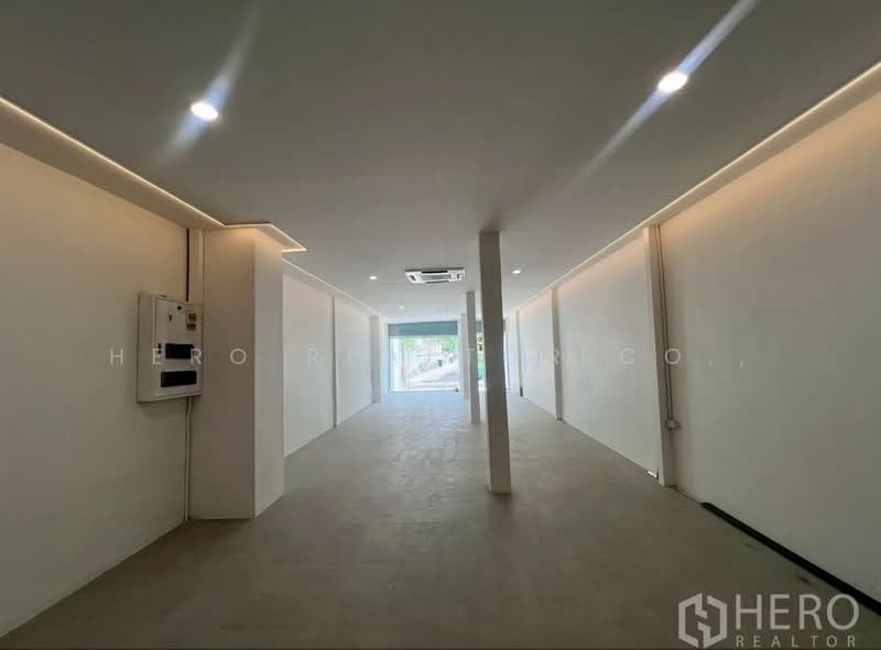 For Rent Home Office 300 sqm BTS Ekkamai Watthana Bangkok HRE00640, Bangkok, สุขุมวิท, Khlong Tan Nua, Watthana, Bangkok, , 300 sqm, Shophouse For Rent, by Hero Realtor Co., Ltd., 500276868 - DDproperty.com