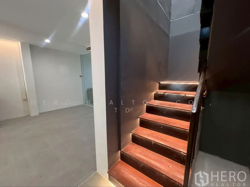 ให้เช่า โฮมออฟฟิศ 300 ตรม. BTS เอกมัย กรุงเทพ HRE00640, กรุงเทพ, สุขุมวิท, คลองตันเหนือ, วัฒนา, กรุงเทพ, 300 ตร.ม., ตึกแถว-อาคารพาณิชย์ ให้เช่า, โดย Hero Realtor Co., Ltd., 500276868 - DDproperty.com