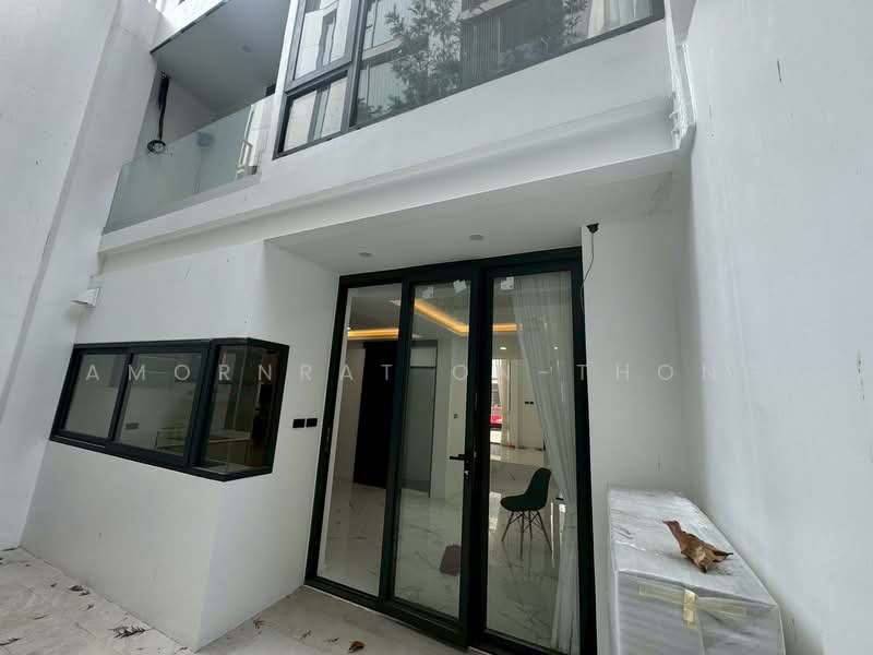 Townhouse, Bangkok, Khlong Tan Nua, Watthana, Bangkok, 4 Bedrooms, 250 sqm, Townhouse For Sale, by Amornrat On-Thong, 500276916 - DDproperty.com