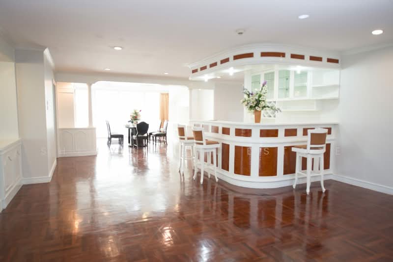 Oriental Towers, Bangkok, 25 Soi Ekkamai 12, Ekkamai Road, Khlong Tan Nua, Watthana, Bangkok, 3 Bedrooms, 350 sqm, Condo For Rent, by Shinyu Real Estate, 500276935 - DDproperty.com