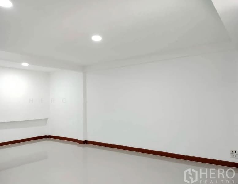ให้เช่า โฮมออฟฟิศ 300 ตรม. BTS Thonglor วัฒนา กรุงเทพ HRE00638, กรุงเทพ, สุขุมวิท, คลองตันเหนือ, วัฒนา, กรุงเทพ, 300 ตร.ม., ทาวน์เฮ้าส์ ให้เช่า, โดย Hero Realtor Co., Ltd., 500276977 - DDproperty.com