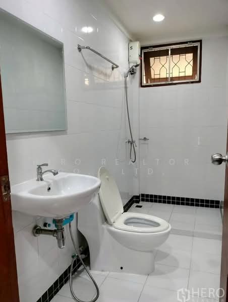 For rent Home Office 300 sqm BTS Thonglor Watthana Bangkok HRE00638, Bangkok, สุขุมวิท, Khlong Tan Nua, Watthana, Bangkok, 3 Bedrooms, 300 sqm, Townhouse For Rent, by Hero Realtor Co., Ltd., 500276977 - DDproperty.com