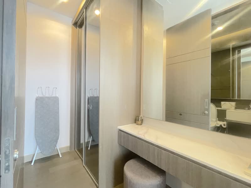 The Esse at Singha Complex, Bangkok, 1788 New Petchaburi Rd, Khlongtoei Nua, Watthana, Bangkok, 1 Bedroom, 35 sqm, Condo For Rent, by Nami E., 500276986 - DDproperty.com