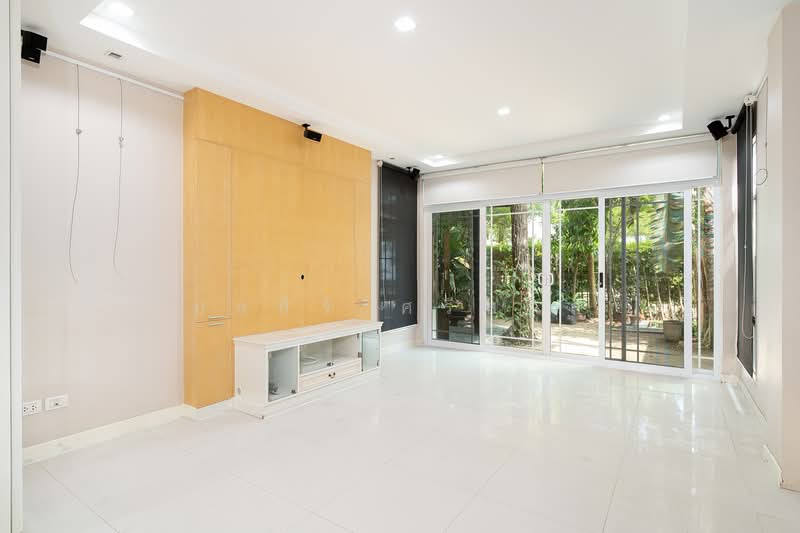 Nantawan Chaengwattana-Ratchapruek, Nonthaburi, 88 Chaiyapruek Road, Bang Tanai, Pak Kret, Nonthaburi, 3 Bedrooms, 300 sqm, Single Detached House For Sale, by ยลศิริ ศรีสกุล, 500277013 - โซนรับแขก นันทวัน แจ้งวัฒนะ-ราชพฤกษ์ - DDproperty.com