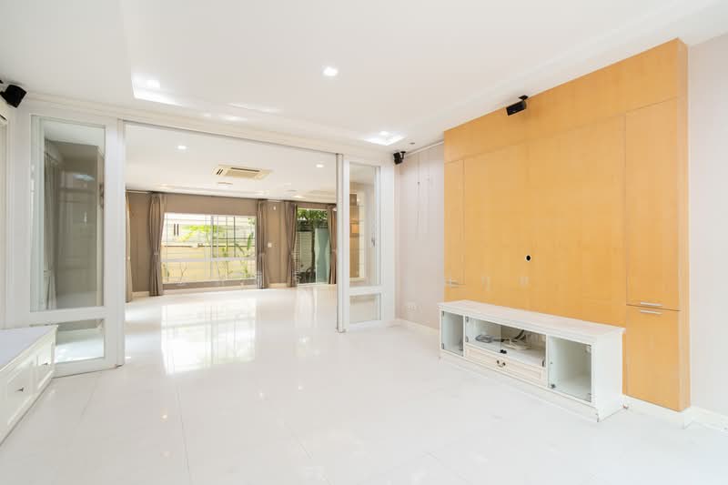 Nantawan Chaengwattana-Ratchapruek, Nonthaburi, 88 Chaiyapruek Road, Bang Tanai, Pak Kret, Nonthaburi, 3 Bedrooms, 300 sqm, Single Detached House For Sale, by ยลศิริ ศรีสกุล, 500277013 - โซนรับแขก นันทวัน แจ้งวัฒนะ-ราชพฤกษ์ - DDproperty.com