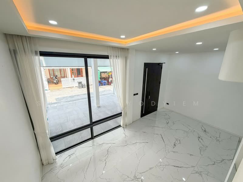 4-BR Townhouse, Bangkok, Khlongtoei Nua, Watthana, Bangkok, 4 Bedrooms, 250 sqm, Townhouse For Sale, by Suchada Yodyiem, 500277054 - DDproperty.com