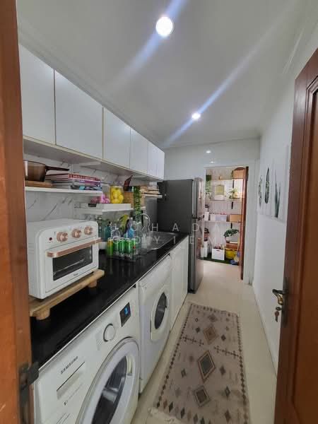 Sathorn Gardens, Bangkok, 39 South Sathorn Road, Thung Maha Mek, Sathon, Bangkok, 3 Bedrooms, 230 sqm, Condo For Sale, by Suchada Yodyiem, 500277092 - DDproperty.com