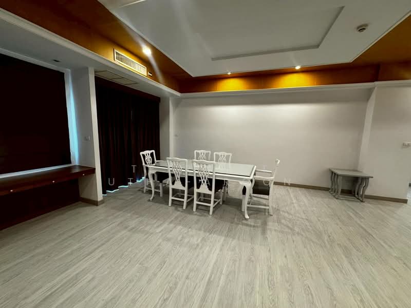 Chaidee Mansion, Bangkok, 75-7 Soi Sukhumvit 11, Khlongtoei Nua, Watthana, Bangkok, 3 Bedrooms, 300 sqm, Apartment For Rent, by Teerapat Utha-aroon, 500277139 - DDproperty.com