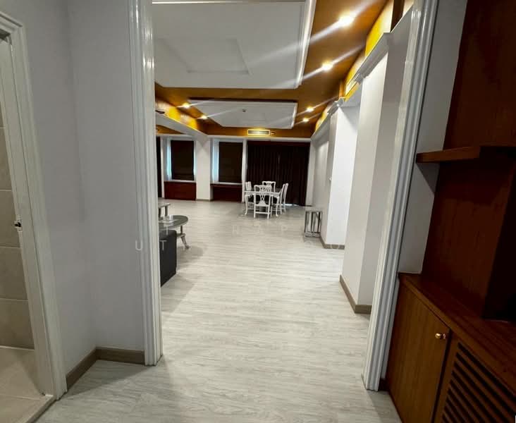 Chaidee Mansion, Bangkok, 75-7 Soi Sukhumvit 11, Khlongtoei Nua, Watthana, Bangkok, 3 Bedrooms, 300 sqm, Apartment For Rent, by Teerapat Utha-aroon, 500277139 - DDproperty.com