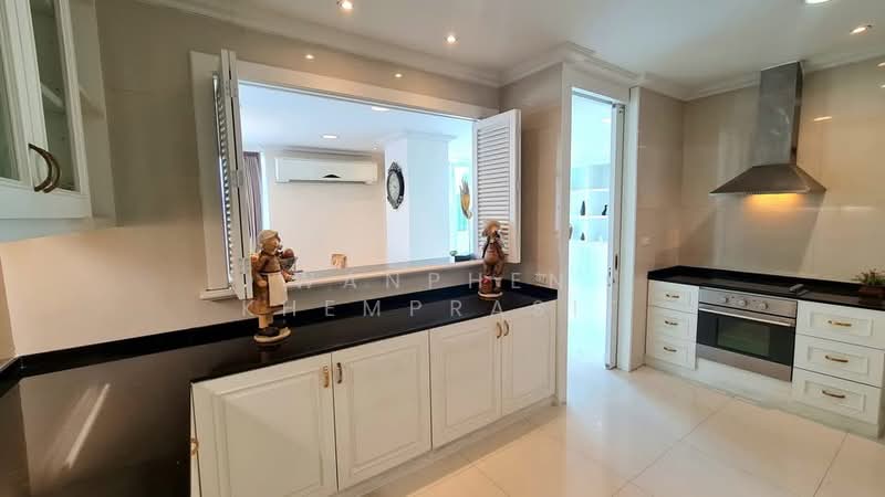 Piyathip Place, Bangkok, 24 Soi Prommitr, Khlong Tan Nua, Watthana, Bangkok, 4 Bedrooms, 375 sqm, Condo For Rent, by Wanphen Khemprasit, 500277158 - DDproperty.com