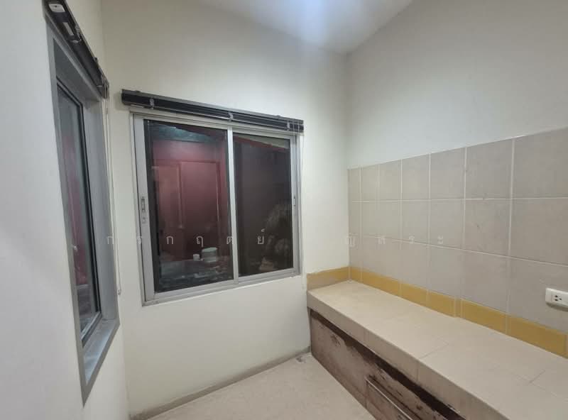 Baan Klang Muang The Royal Monaco Srinakarin-Pattanakarn, Bangkok, Rama 9 Road, Soi 43, Suan Luang, Suan Luang, Bangkok, 3 Bedrooms, 195 sqm, Townhouse For Sale, by กรกฤตย์ บุญสระ, 500277218 - DDproperty.com