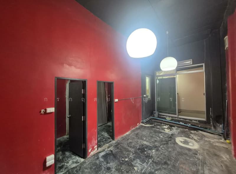 Baan Klang Muang The Royal Monaco Srinakarin-Pattanakarn, Bangkok, Rama 9 Road, Soi 43, Suan Luang, Suan Luang, Bangkok, 3 Bedrooms, 195 sqm, Townhouse For Sale, by กรกฤตย์ บุญสระ, 500277218 - DDproperty.com