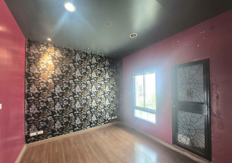 Baan Klang Muang The Royal Monaco Srinakarin-Pattanakarn, Bangkok, Rama 9 Road, Soi 43, Suan Luang, Suan Luang, Bangkok, 3 Bedrooms, 195 sqm, Townhouse For Sale, by กรกฤตย์ บุญสระ, 500277218 - DDproperty.com