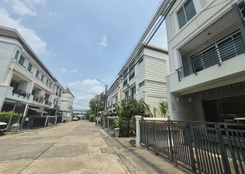 Baan Klang Muang The Royal Monaco Srinakarin-Pattanakarn : บ้านกลางเมือง เดอะรอยัล โมนาโค ศรีนครินทร์-พัฒนาการ, กรุงเทพ, ถนนพระราม 9 ซอย 43, สวนหลวง, สวนหลวง, กรุงเทพ, 195 ตร.ม., ทาวน์เฮ้าส์ ขาย, โดย กรกฤตย์ บุญสระ, 500277218 - DDproperty.com