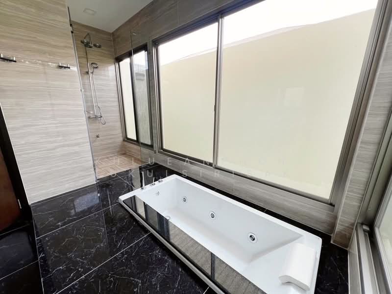 Perfect Masterpiece Sukhumvit 77, Samut Prakan, Soi Mu Ban Perfect Place Sukhumvit 77, Rachathewa, Bang Plee, Samut Prakan, 5 Bedrooms, 400 sqm, Single Detached House For Rent, by Khlueanphon Nukulsirisak, 500277283 - DDproperty.com