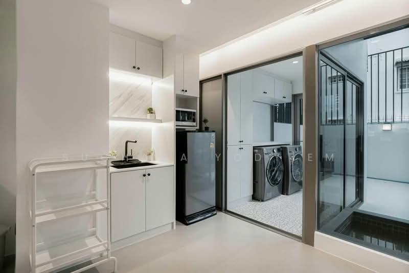 LUXE 35 Ratchada-Ladprao, Bangkok, Soi Lat Phrao 35, Lat Phrao Road, Chan Kasem, Chatuchak, Bangkok, 3 Bedrooms, 400 sqm, Townhouse For Sale, by Suchada Yodyiem, 500277413 - DDproperty.com
