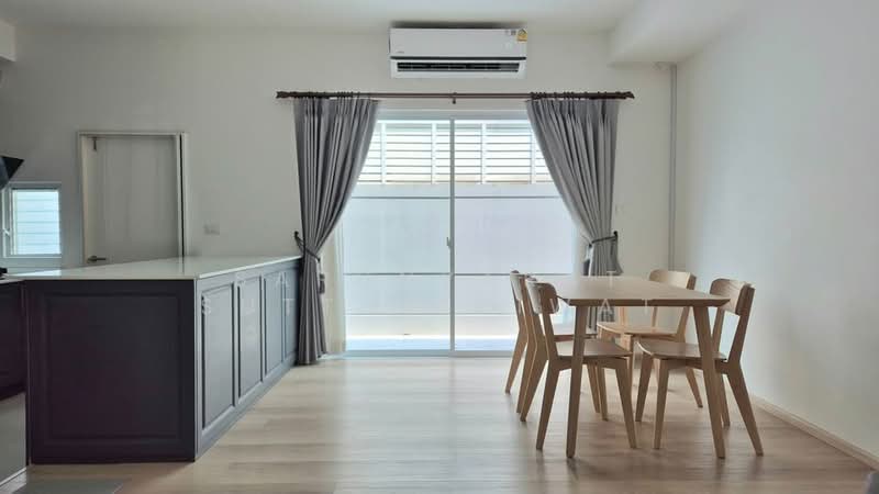 undefined, Bangkok, Bang Yi Khan, Bang Phlat, Bangkok, 3 Bedrooms, 1,500 sqm, Townhouse For Rent, by Sarunyarat Sutthiapiwat, 500277434 - DDproperty.com