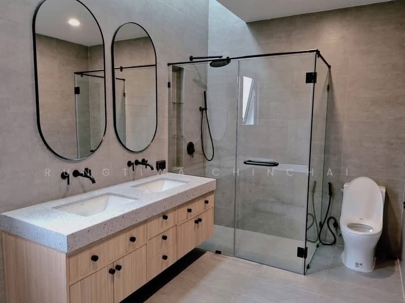 Single house for SALE in Thonglor - Ekkamai Sukhumvit, Bangkok, Ekkamai Sukhumvit, Phra Kanong Nua, Watthana, Bangkok, 3 Bedrooms, 300 sqm, Single Detached House For Sale, by Rungtiwa Chinchai, 500277439 - DDproperty.com