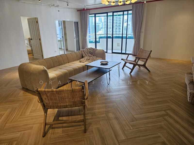 Las Colinas, Bangkok, Sukhumvit 21 Road, Khlongtoei Nua, Watthana, Bangkok, 4 Bedrooms, 200 sqm, Condo For Rent, by Oraya Fortney, 500277494 - DDproperty.com