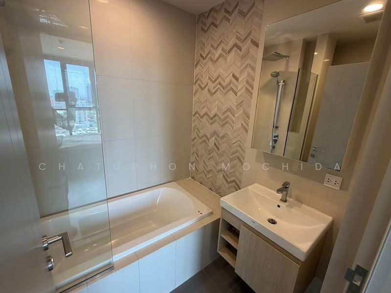 Oka Haus Sukhumvit 36, Bangkok, 3399 Rama 4 Road, Khong Tan, Khlong Toei, Bangkok, 1 Bedroom, 35 sqm, Condo For Rent, by Chatuphon Mochida, 500277519 - DDproperty.com