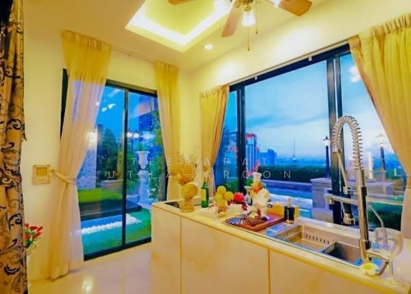 Vista Garden, Bangkok, 53 Saeng Thip Alley, Phra Kanong Nua, Watthana, Bangkok, 3 Bedrooms, 250 sqm, Condo For Rent, by Teerapat Utha-aroon, 500277583 - DDproperty.com