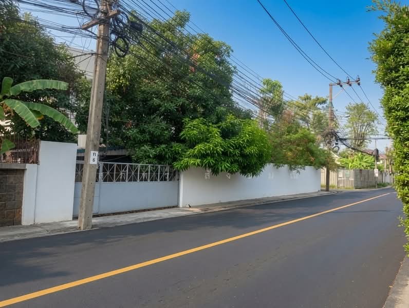 ขายที่ดินพร้อมบ้านหลังใหญ่ แปลงมุมติดถนนเมน เขตสวนหลวง, กรุงเทพ, สวนหลวง, กรุงเทพ, 568 ตร.ม., ที่ดิน ขาย, โดย สุภัทร สังขมณี, 500277643 - DDproperty.com