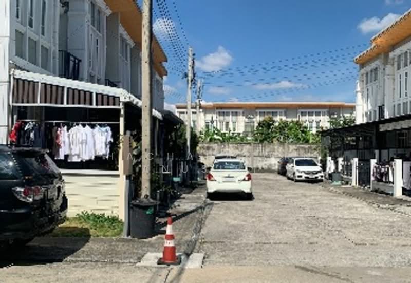 Golden Town Bangna-Suanluang : โกลเด้น ทาวน์ บางนา-สวนหลวง, กรุงเทพ, ถนนกาญจนาภิเษก, ดอกไม้, ประเวศ, กรุงเทพ, 96 ตร.ม., ทาวน์เฮ้าส์ ขาย, โดย Phacharakorn Anusiri, 500277686 - DDproperty.com