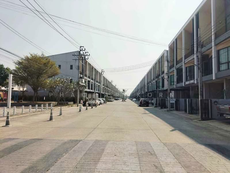 undefined, Bangkok, Saphan Sung, Saphan Sung, Bangkok, 3 Bedrooms, 205 sqm, Townhouse For Sale, by Phacharakorn Anusiri, 500277718 - DDproperty.com