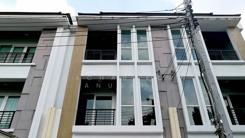 Baan Klang Muang S-Sense Rama 9-Ladprao : บ้านกลางเมือง เอสเซ้นส์ พระราม 9-ลาดพร้าว, กรุงเทพ, ซอยลาดพร้าว 84 ถนนลาดพร้าว, วังทองหลาง, วังทองหลาง, กรุงเทพ, 180 ตร.ม., ทาวน์เฮ้าส์ ขาย, โดย Phacharakorn Anusiri, 500277726 - DDproperty.com