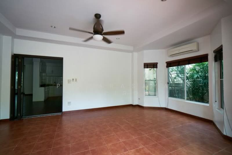 4-BR House, Bangkok, Khlong Tan Nua, Watthana, Bangkok, 4 Bedrooms, 400 sqm, Single Detached House For Rent, by Pattarasaya Sripirom, 500277728 - DDproperty.com