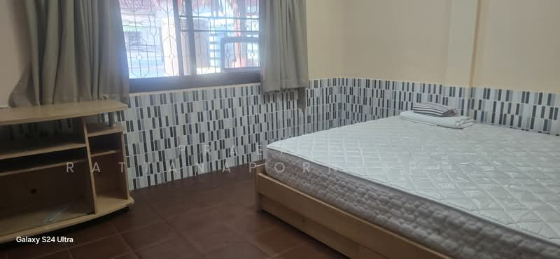 For Rent - Maneeya Ville, Bangkok