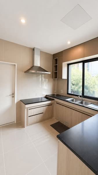 Rent หมู่บ้านสราญสิริ ศรีวารี, Samut Prakan, Bang Chalong, Bang Plee, Samut Prakan, 4 Bedrooms, 240 sqm, Single Detached House For Rent, by Forty-Six Real Estate Group, 500277893 - DDproperty.com