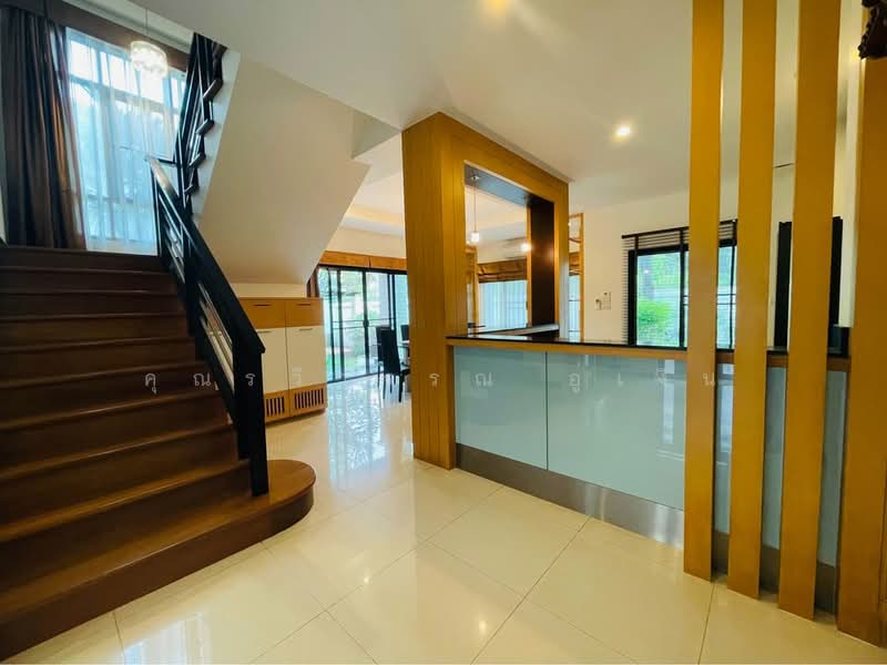 บ้านเดี่ยว 3 ชั้น หลังใหญ่ ซ.รัชดา 32, กรุงเทพ, รัชดาภิเษก 32, จันทรเกษม, จตุจักร, กรุงเทพ, 450 ตร.ม., บ้านเดี่ยว ให้เช่า, โดย คุณรวีวรรณ อู่เงิน, 500277926 - DDproperty.com