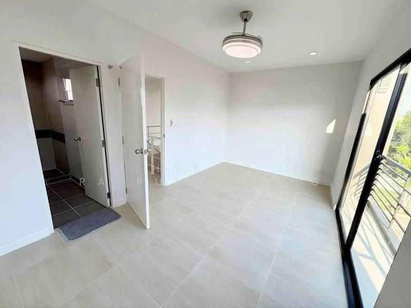 Baan klang muang Phaholyothin 50, Bangkok, Soi Phahonyothin 50, Khlong Tanon, Sai Mai, Bangkok, 3 Bedrooms, 204 sqm, Townhouse For Sale, by Chotika   Rakrungrueang, 500277998 - DDproperty.com